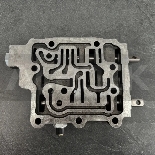 ISO 185:2021 Grade GG25 Gray Iron Construction on Dana Valve Block 241636 | Corrosion-Resistant Coating