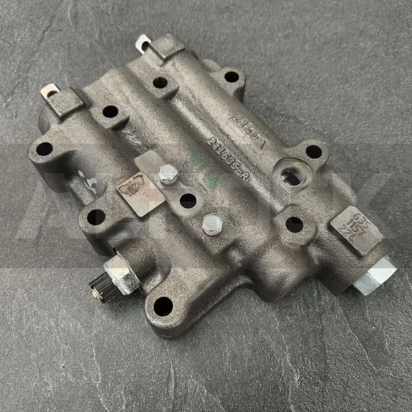 NPT 3/8" Inlet/Outlet Ports on Dana 241636 Valve Block | ISO 7-1 Compliant Connections